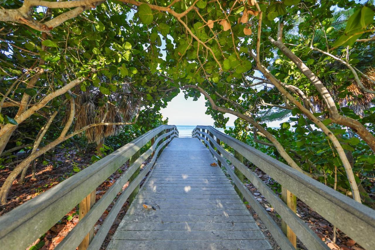 100 Steps To Beautiful Indian Rocks Beach, Oceanside, 2 Bedroom Updated Condo Clearwater Beach Exterior foto